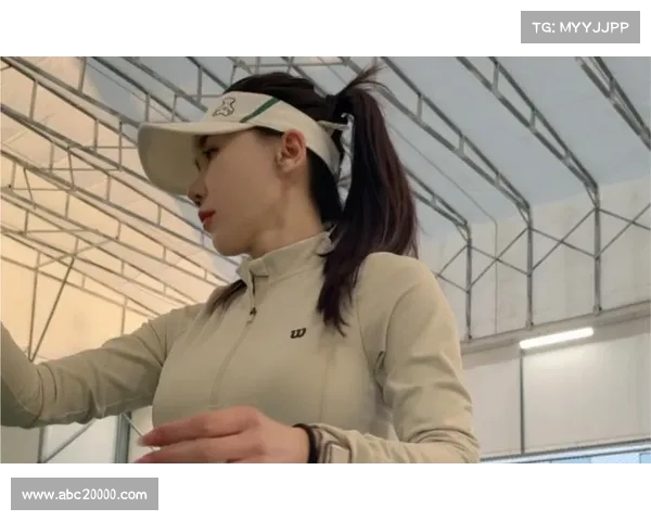 沉浸式体验网球赛场激情感受,领略顶级运动员的精彩对决与独特魅力 沉浸式体验网球赛场激情感受,领略顶级运动员的精彩对决与独特魅力